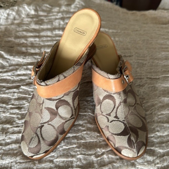 Coach Bethany Logo‎ Canvas Leather Trim Wedge Mules Size 6.5 $170 NWT Brown/Tan - Picture 2 of 13